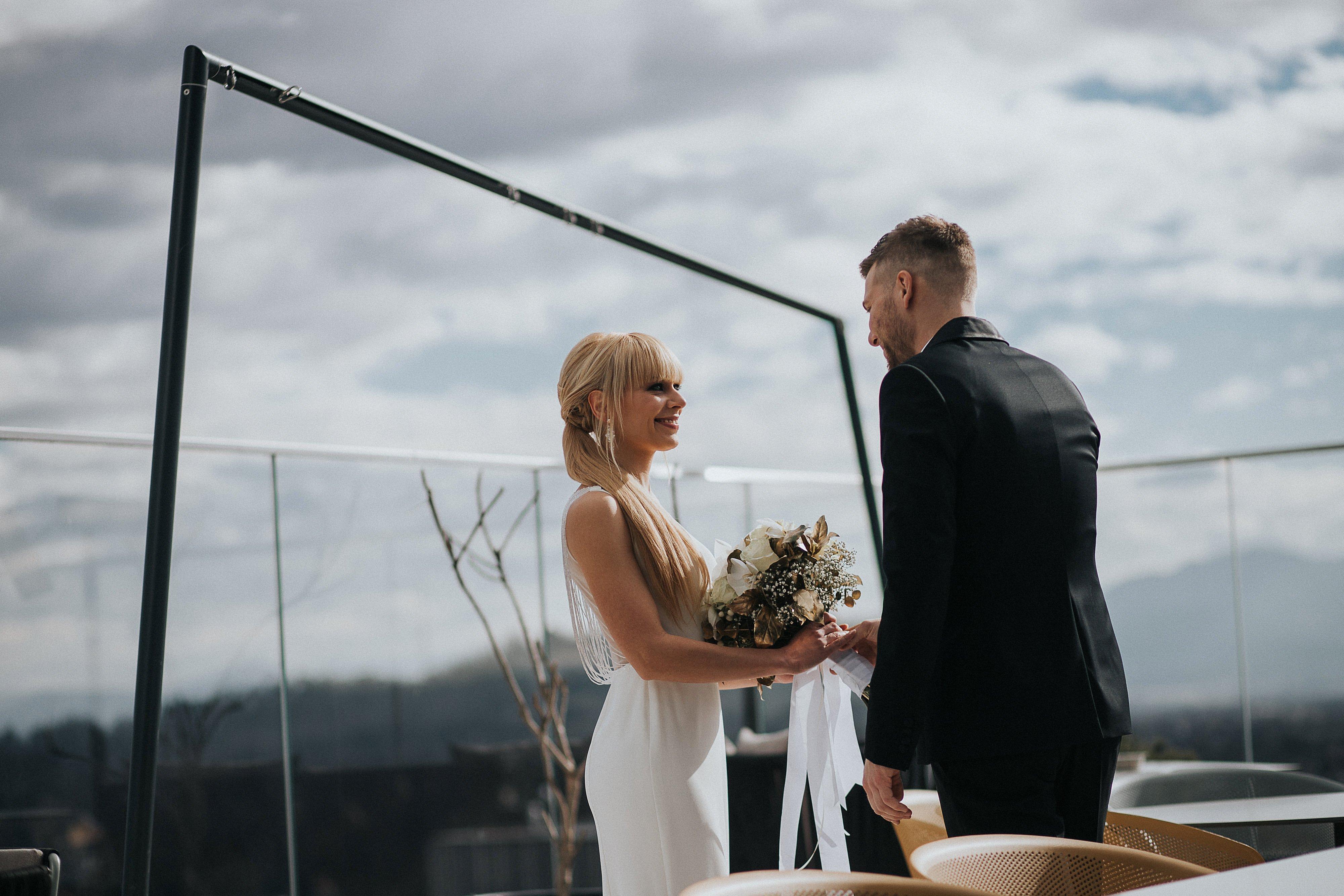 Hotel Intercontinental - Ljubljana By Ihg Esterno foto Wedding ceremony at the Sky Tower