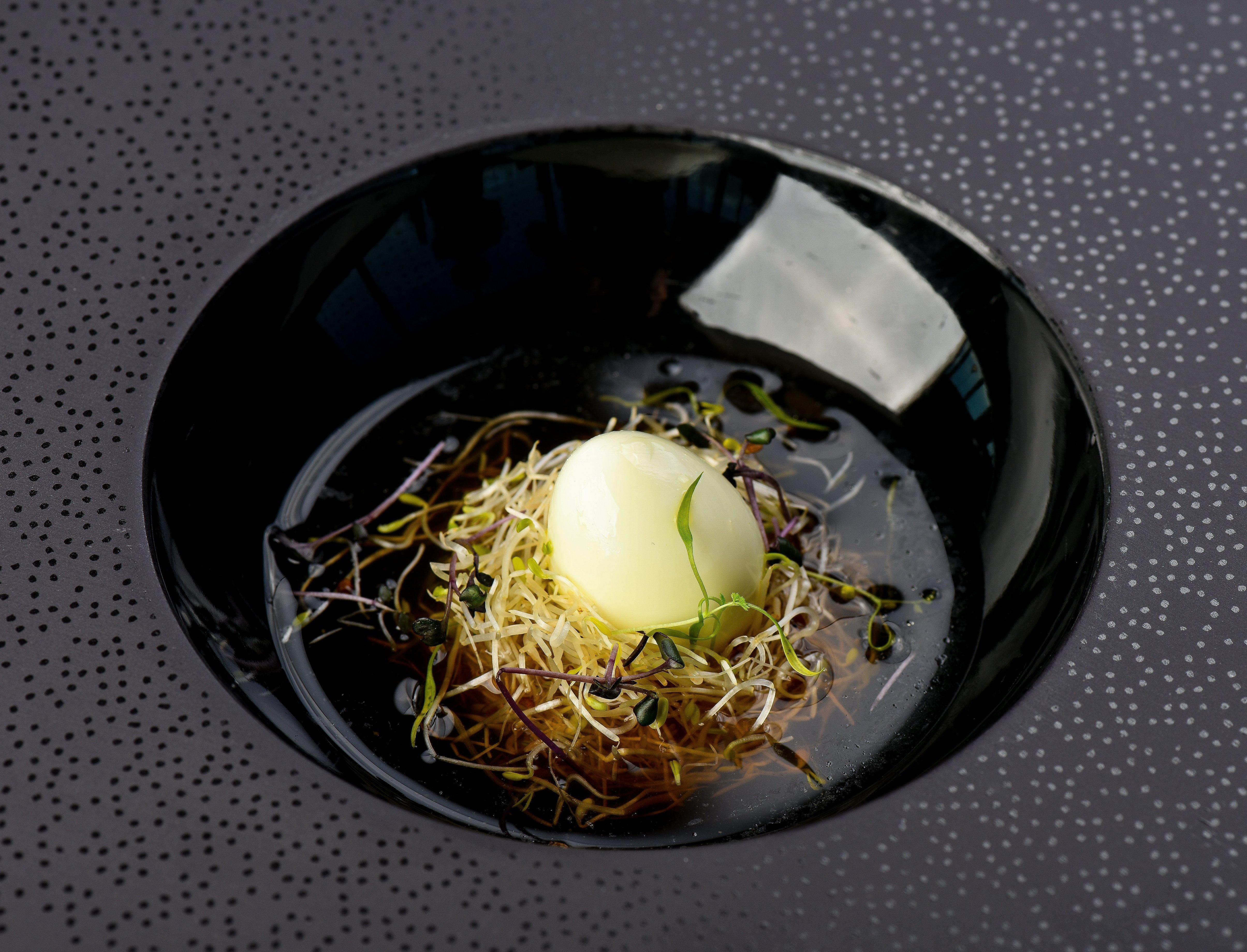 Hotel Intercontinental - Ljubljana By Ihg Esterno foto A dish of sprouted onion