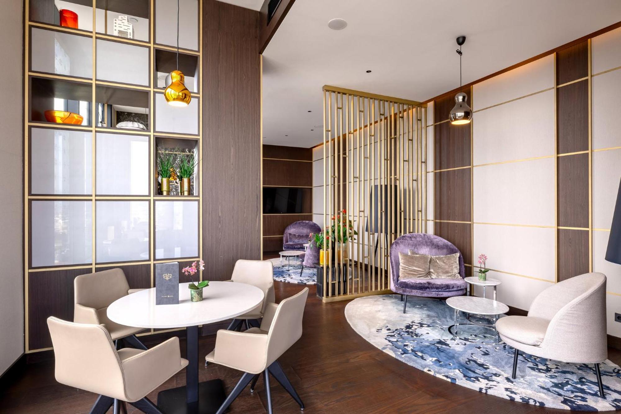 Hotel Intercontinental - Ljubljana By Ihg Esterno foto The lounge at the airport