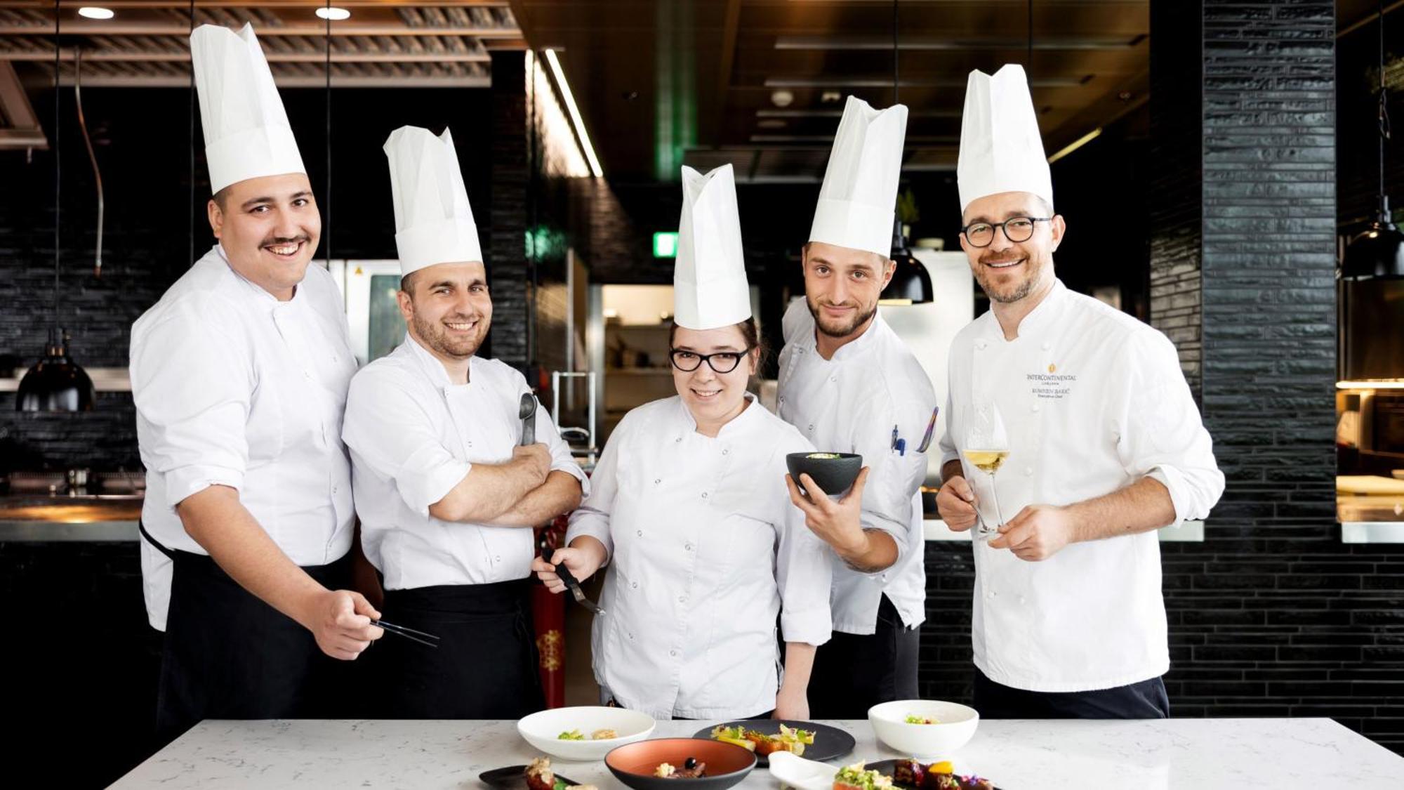 Hotel Intercontinental - Ljubljana By Ihg Esterno foto Culinary students at the International Culinary Center