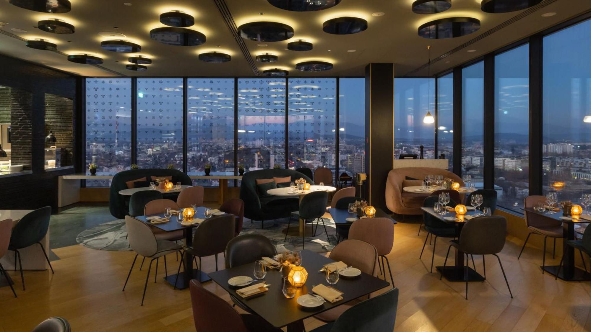 Hotel Intercontinental - Ljubljana By Ihg Esterno foto The restaurant