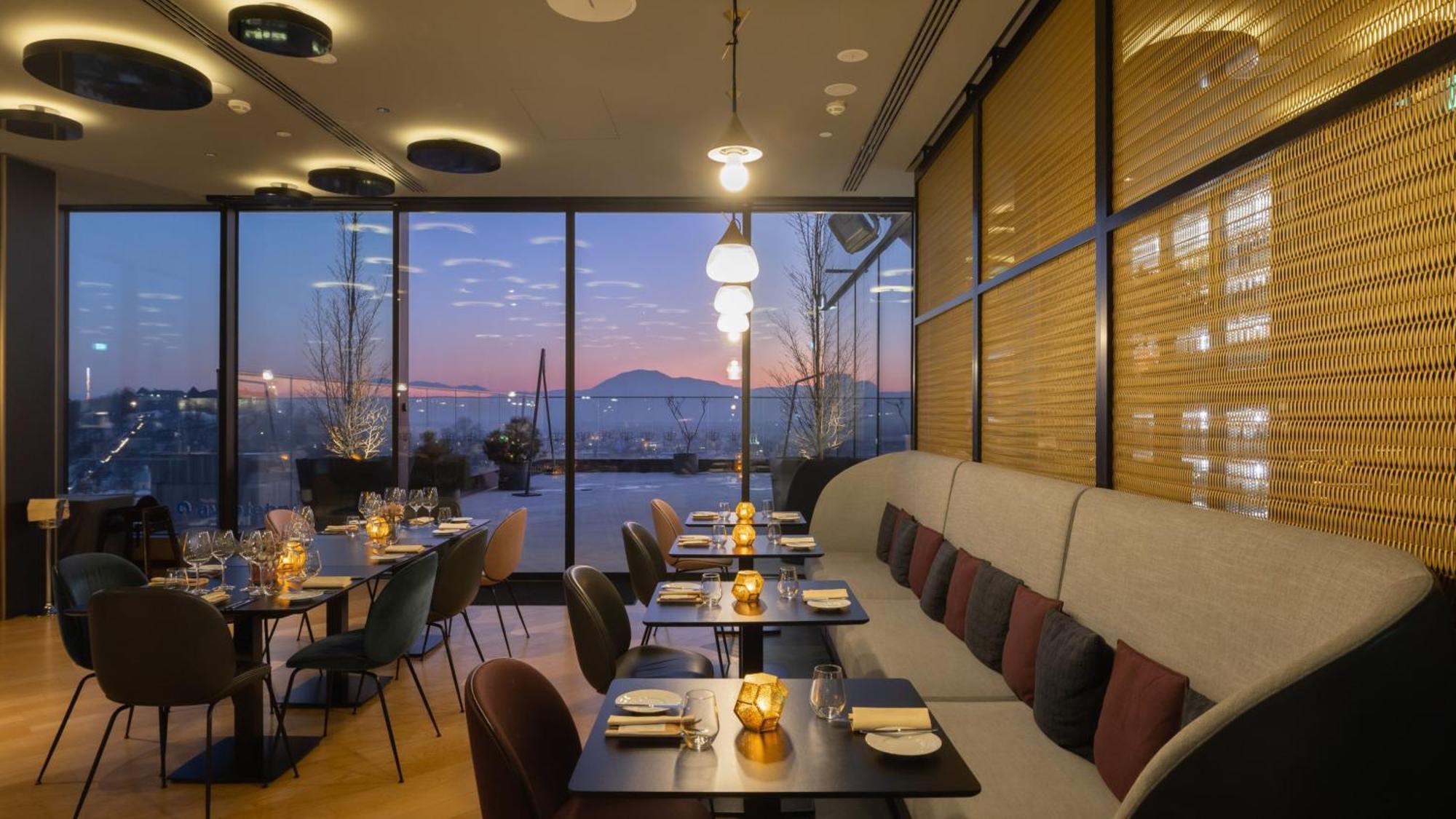 Hotel Intercontinental - Ljubljana By Ihg Esterno foto Restaurant